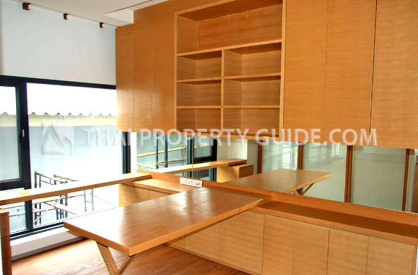 House with Private Pool in Sathorn 