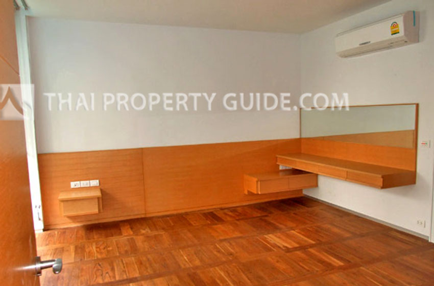 House with Private Pool in Sathorn 
