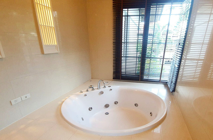House with Private Pool in Sathorn 