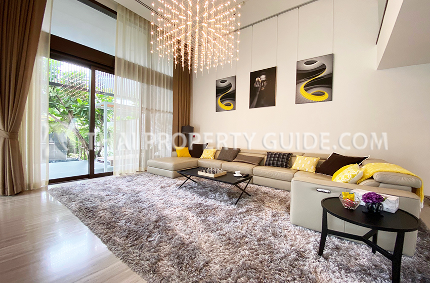 House with Private Pool in Sathorn 