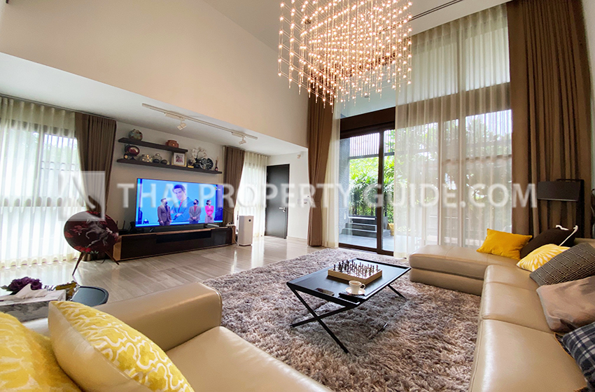 House with Private Pool in Sathorn 