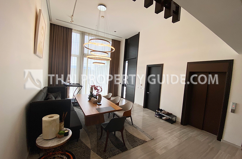 House with Private Pool in Sathorn 