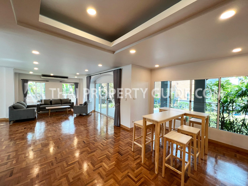 House with Private Pool in Srinakarin 