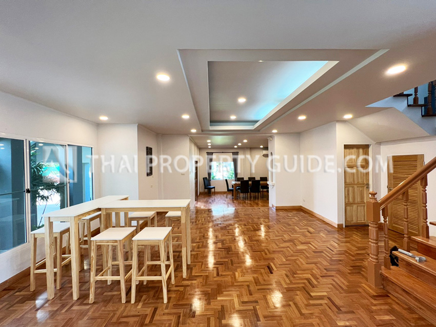 House with Private Pool in Srinakarin 