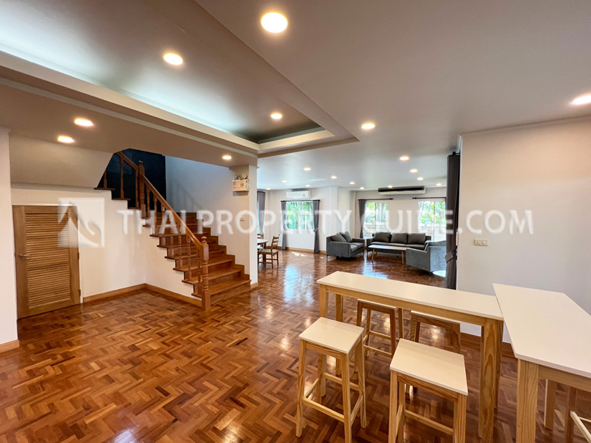 House with Private Pool in Srinakarin 