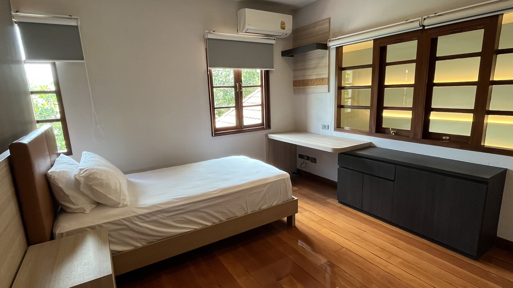 House with Private Pool in Srinakarin 