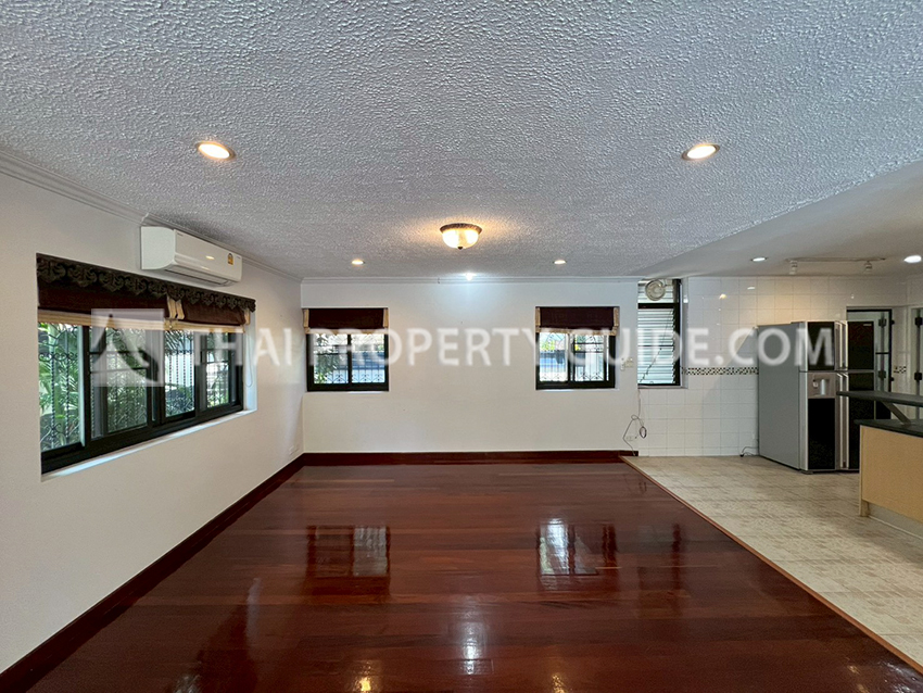 House with Private Pool in Sukhumvit 