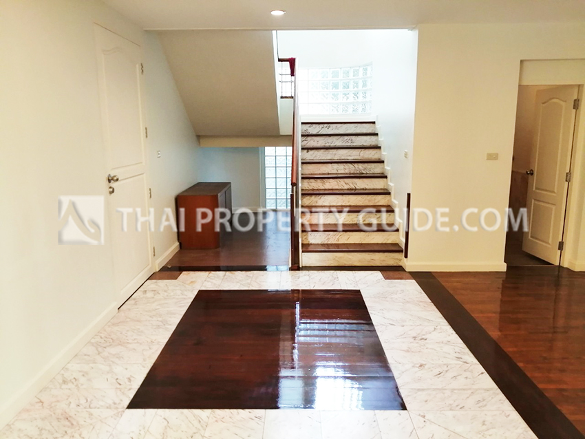 House with Private Pool in Sukhumvit 