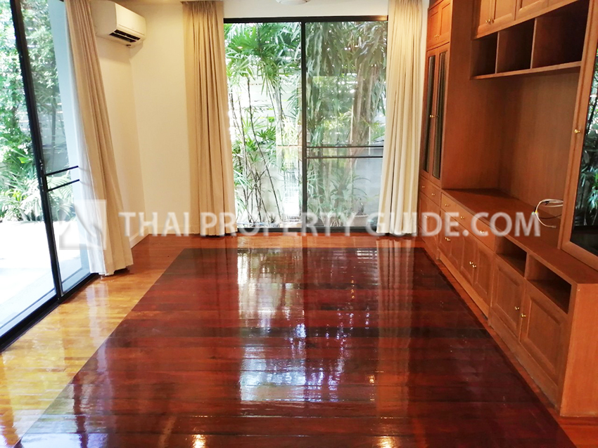 House with Private Pool in Sukhumvit 