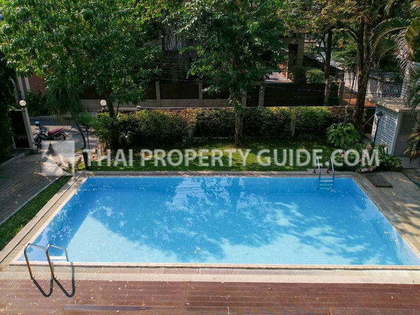 House with Private Pool in Sukhumvit 
