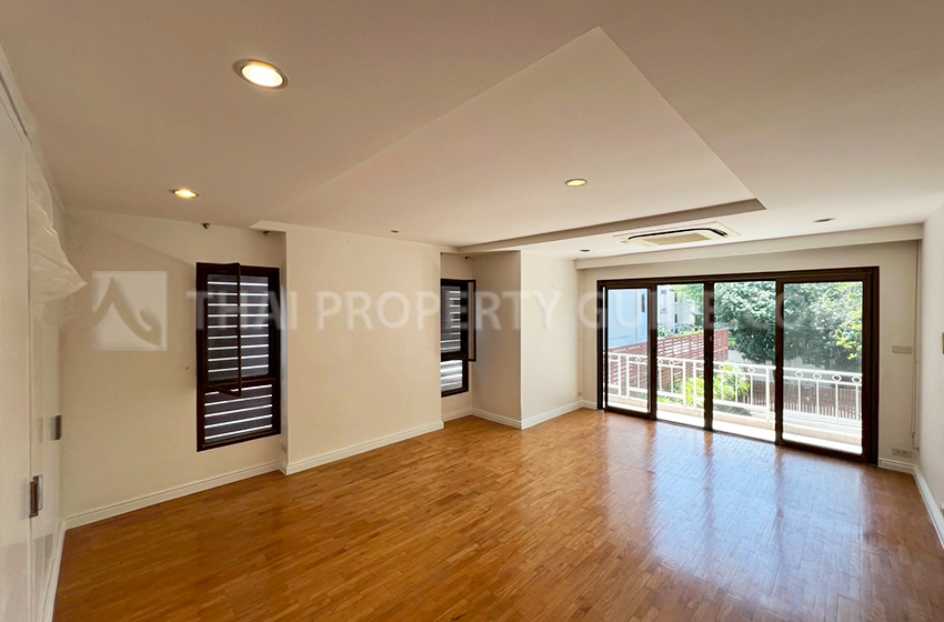House with Private Pool in Sukhumvit 