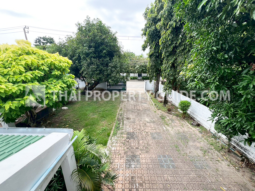 House with Private Pool in Sukhumvit : Panya Village On-Nut 
