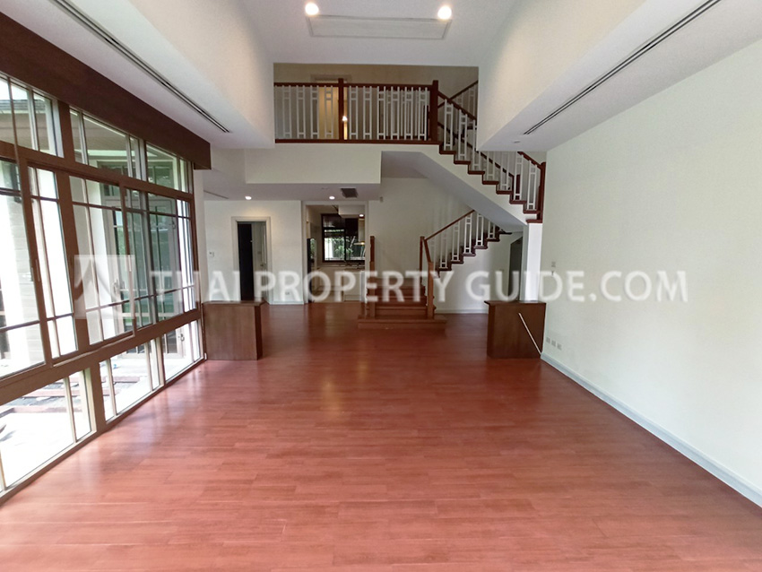 House with Private Pool in Sukhumvit 