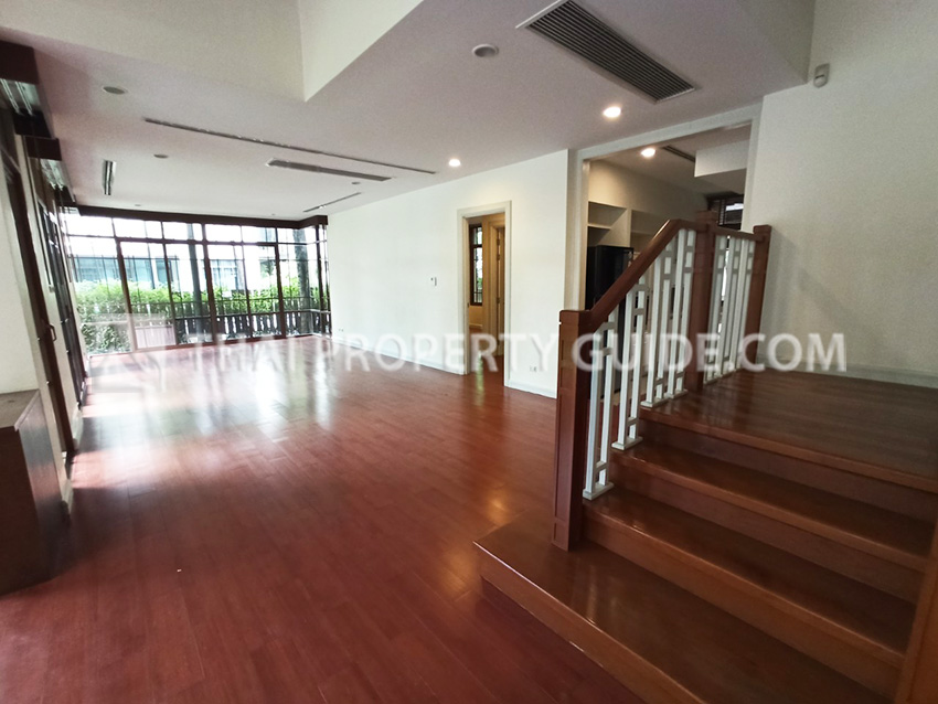 House with Private Pool in Sukhumvit 