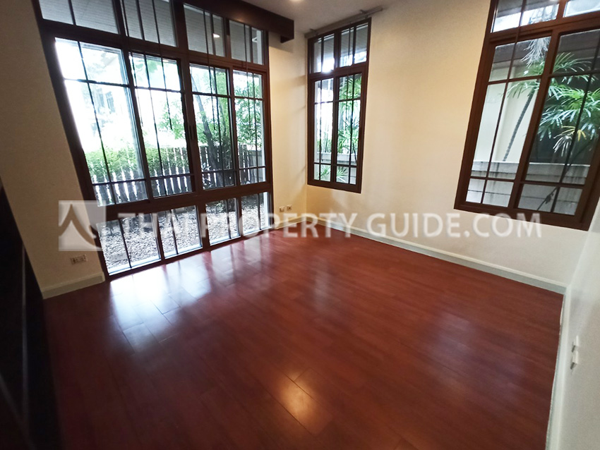House with Private Pool in Sukhumvit 
