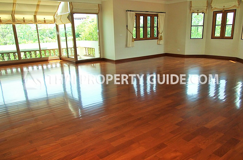 House with Private Pool in Sukhumvit 