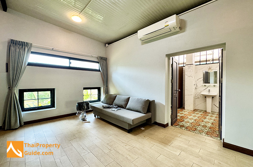 House with Private Pool in Sukhumvit 