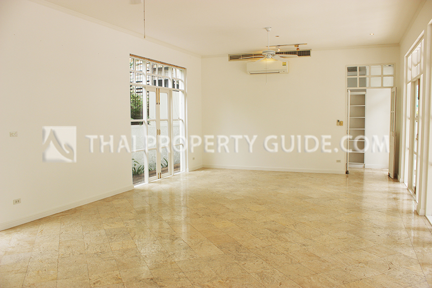 House with Private Pool in Sukhumvit 