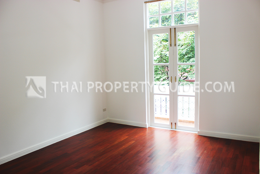 House with Private Pool in Sukhumvit 