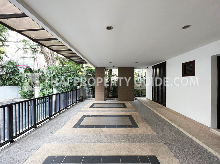 House with Private Pool in Sukhumvit 