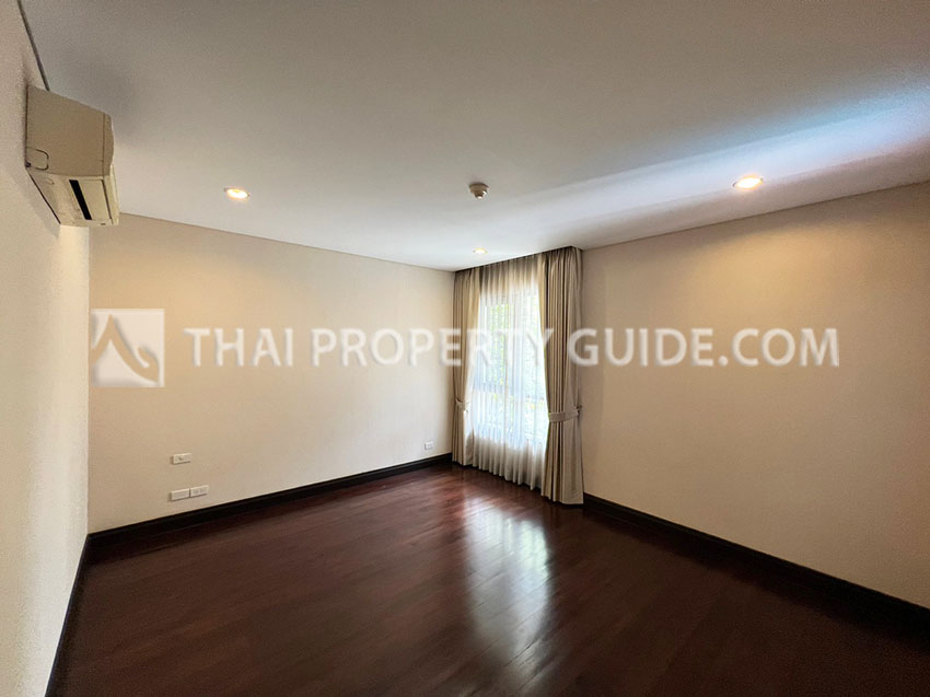 House with Private Pool in Sukhumvit 