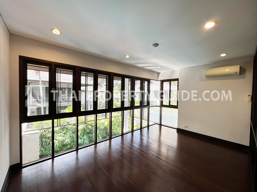 House with Private Pool in Sukhumvit 