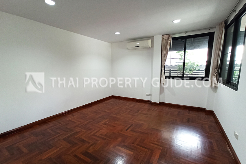 House with Private Pool in Sukhumvit 