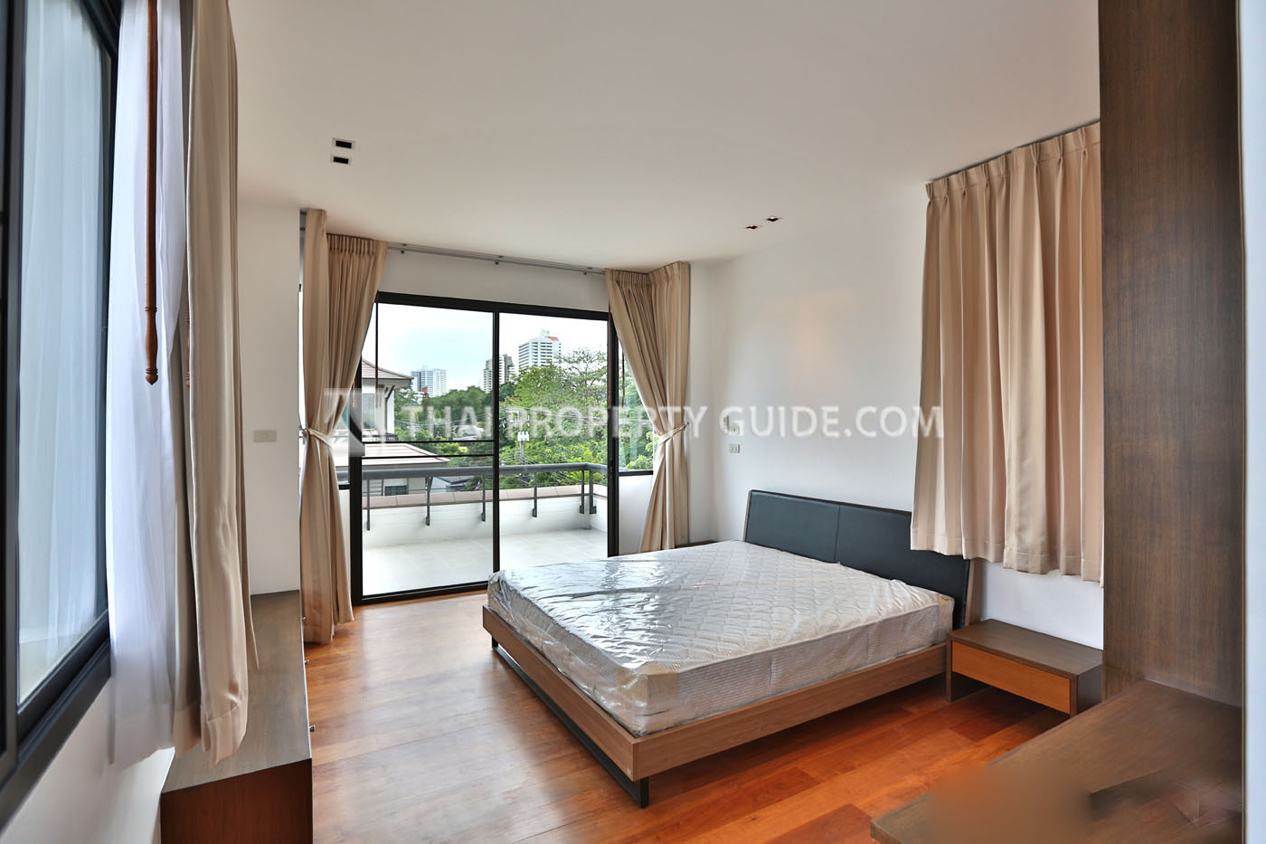 House with Private Pool in Sukhumvit 