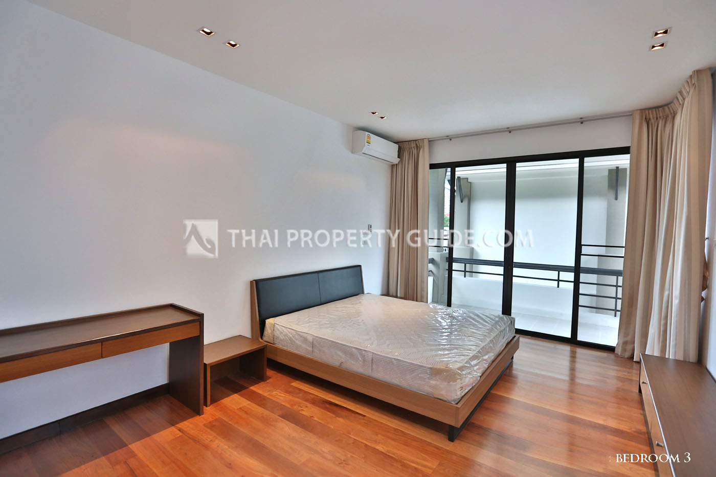 House with Private Pool in Sukhumvit 