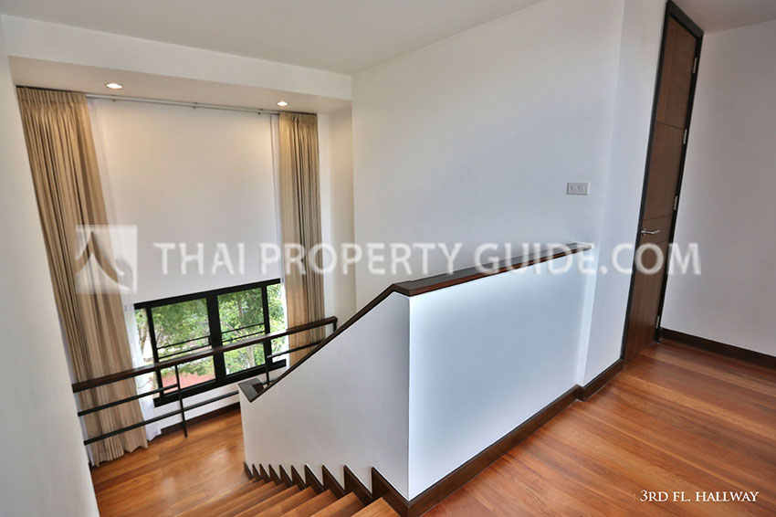 House with Private Pool in Sukhumvit 