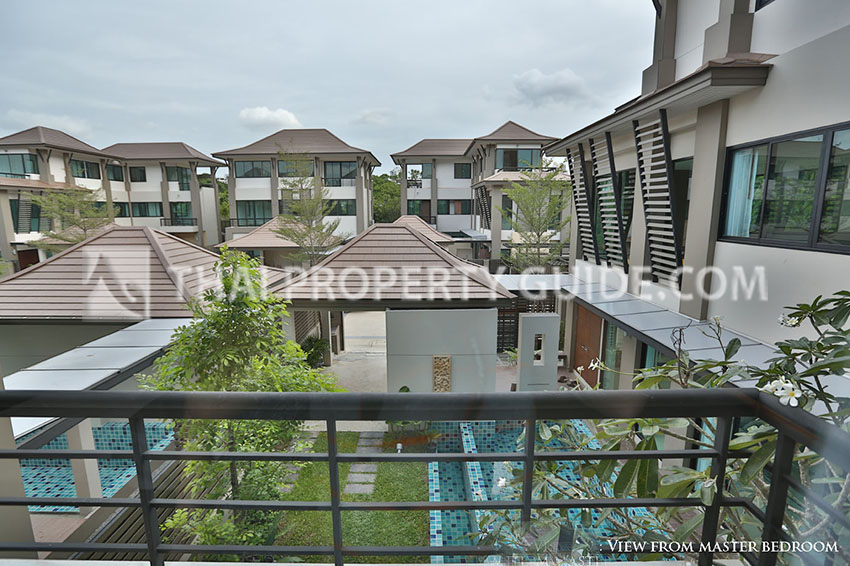 House with Private Pool in Sukhumvit 