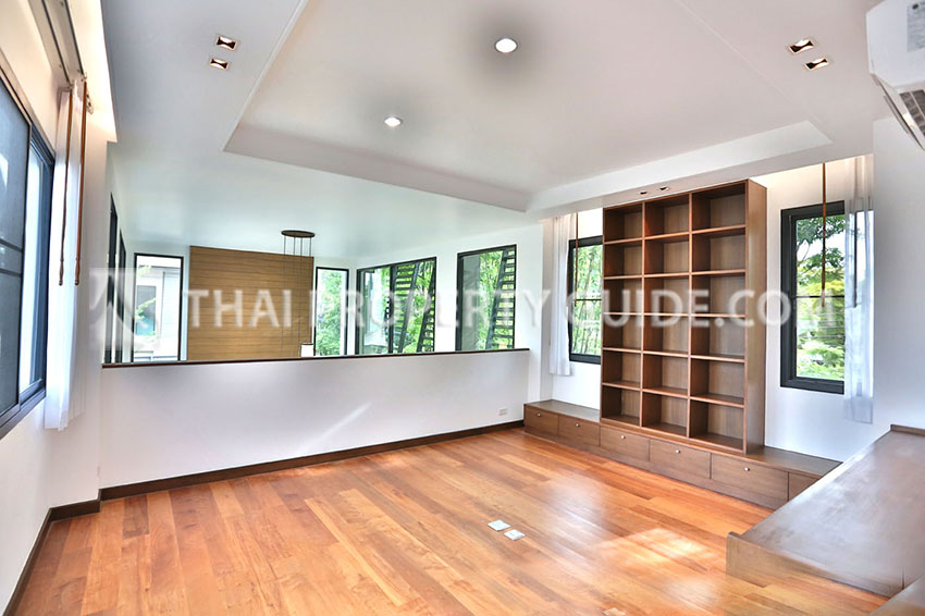 House with Private Pool in Sukhumvit 