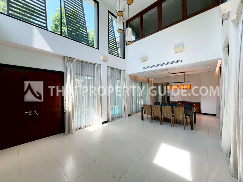 House with Private Pool in Sukhumvit 