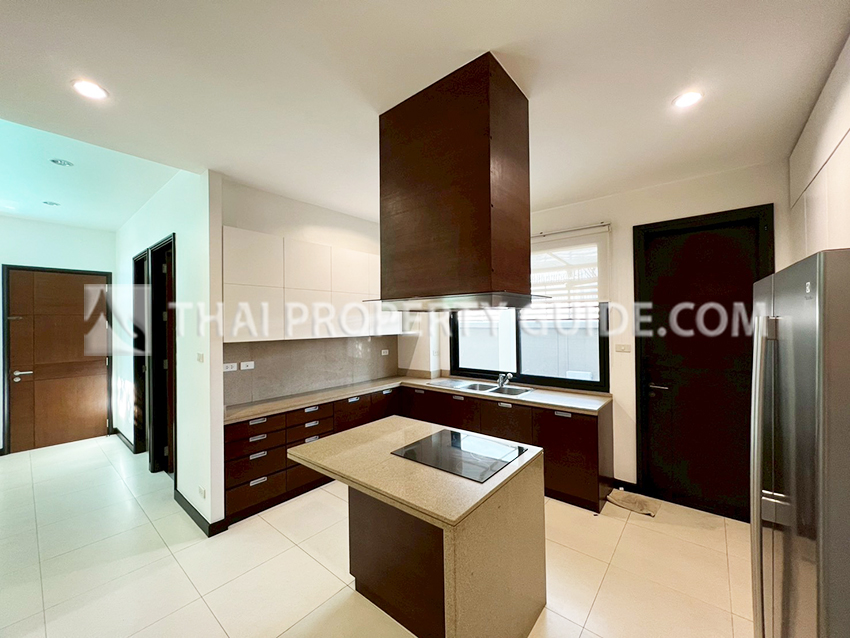 House with Private Pool in Sukhumvit 