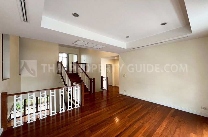 House with Private Pool in Sukhumvit 