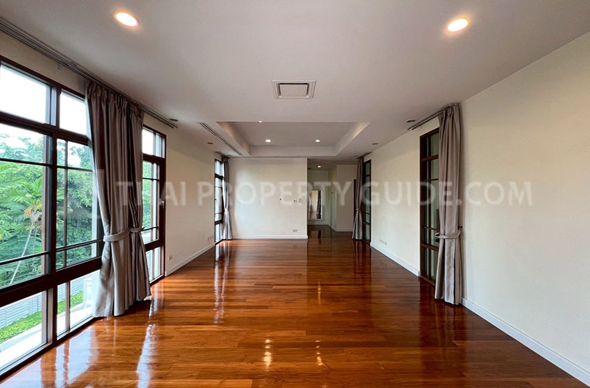 House with Private Pool in Sukhumvit 