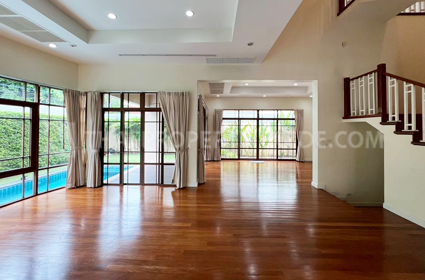 House with Private Pool in Sukhumvit 