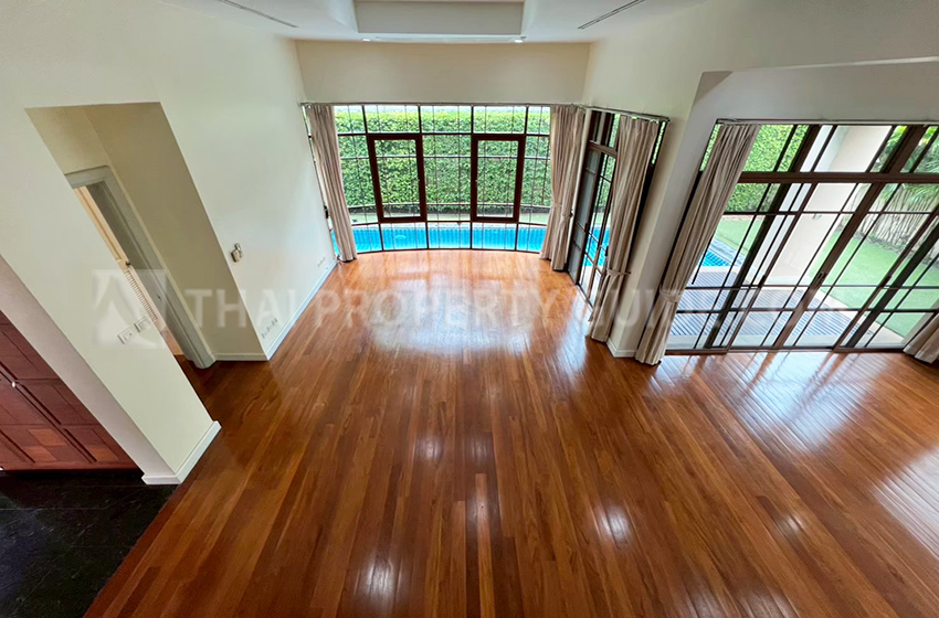 House with Private Pool in Sukhumvit 