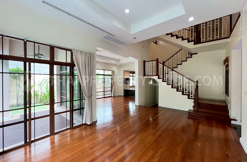 House with Private Pool in Sukhumvit 