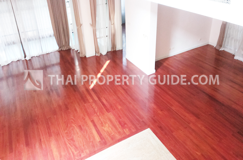 House with Private Pool in Sukhumvit 