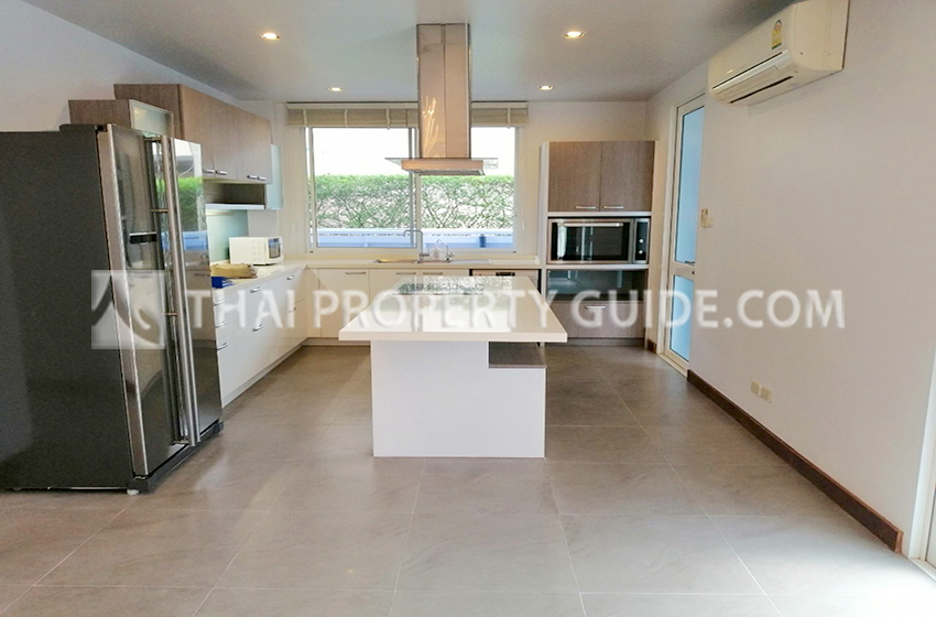 House with Private Pool in Sukhumvit 