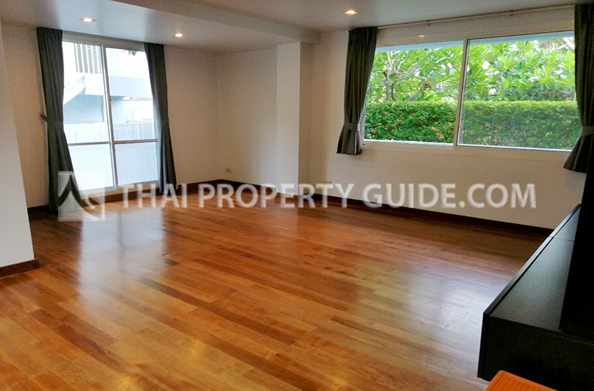 House with Private Pool in Sukhumvit 