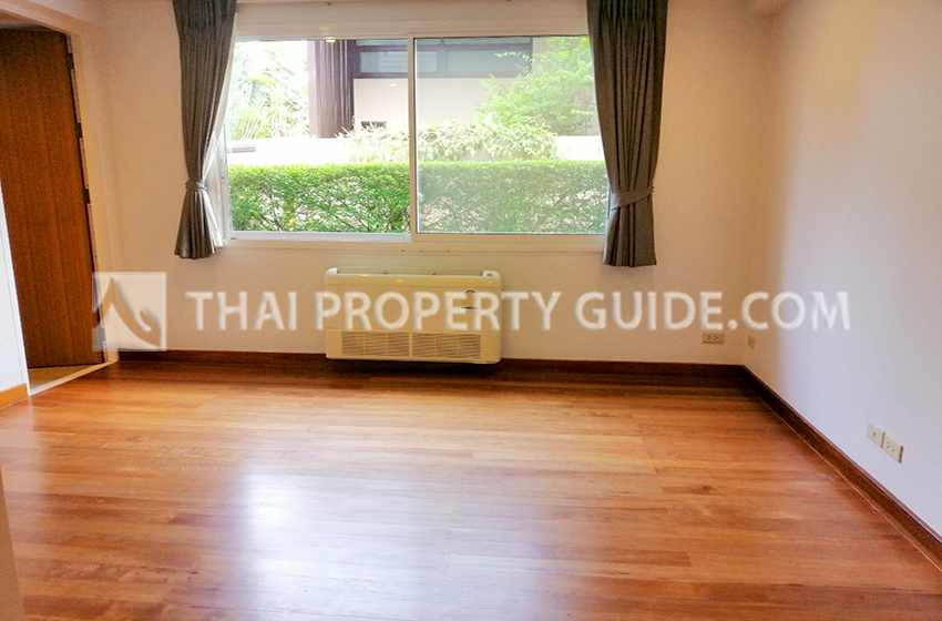 House with Private Pool in Sukhumvit 