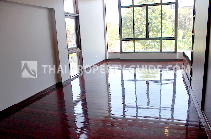 House with Private Pool in Sukhumvit 