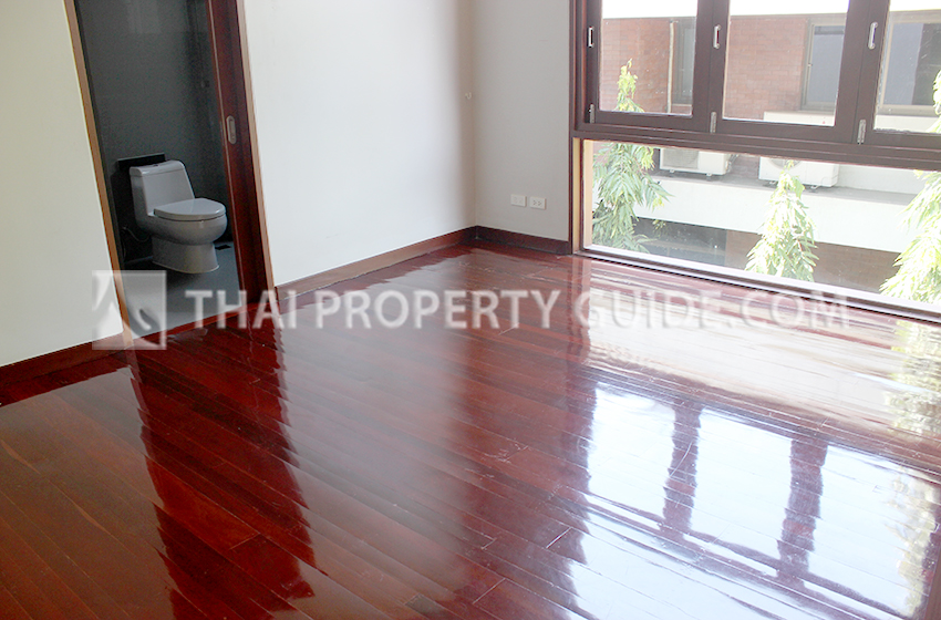 House with Private Pool in Sukhumvit 