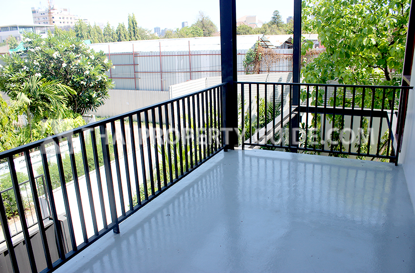 House with Private Pool in Sukhumvit 