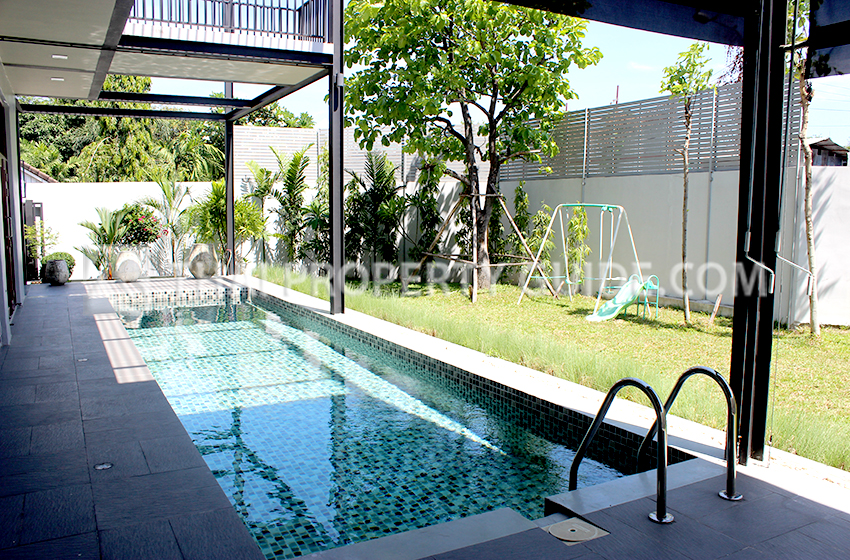 House with Private Pool in Sukhumvit 