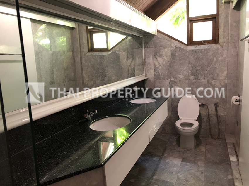 House with Private Pool in Sukhumvit 