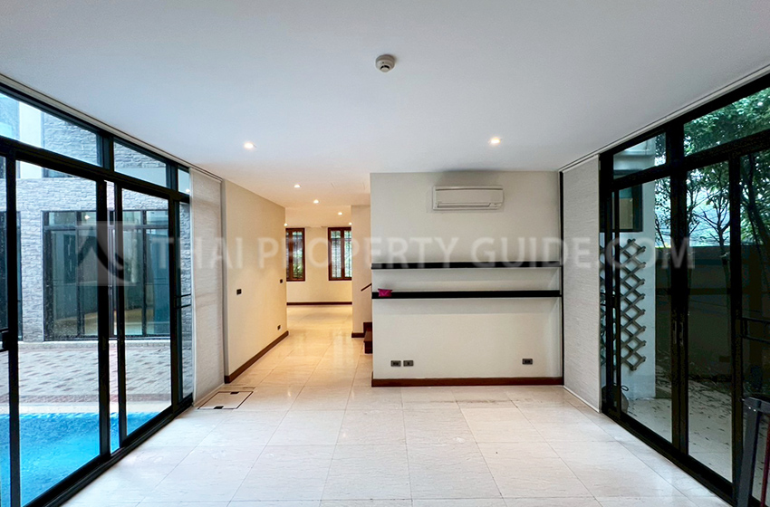 House with Private Pool in Sukhumvit 