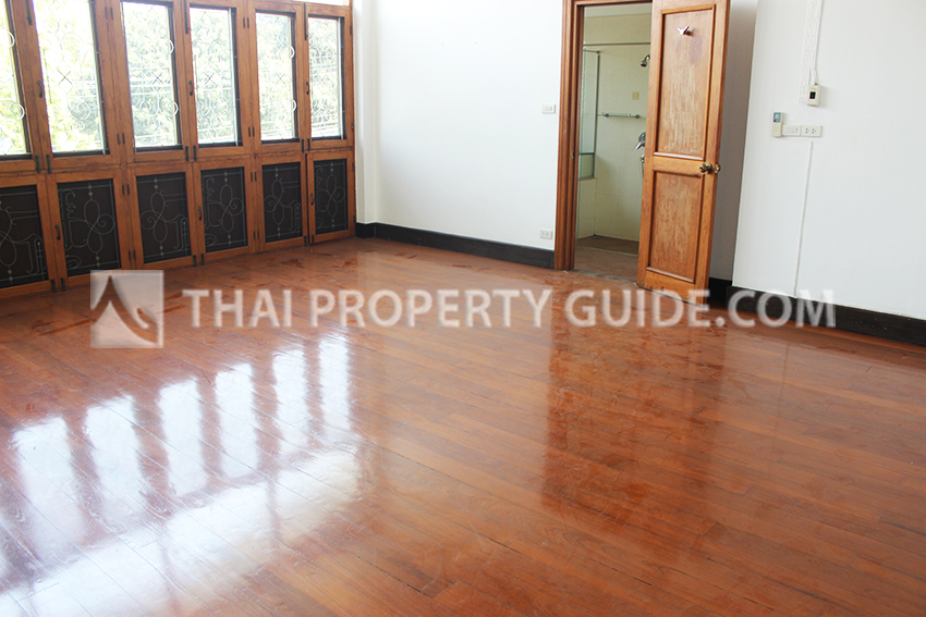House with Private Pool in Sukhumvit 